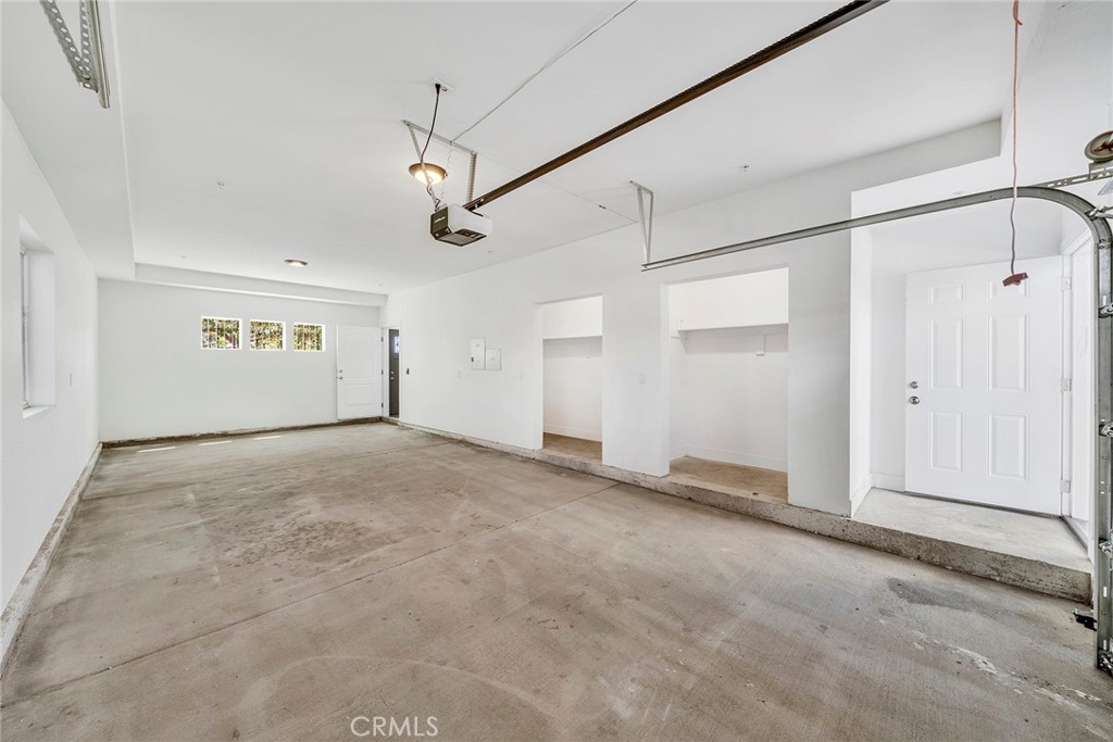 4103 S Normandie Avenue Property Photo 17