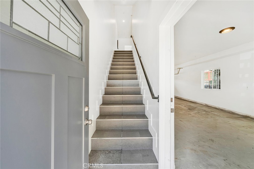 4103 S Normandie Avenue Property Photo 18