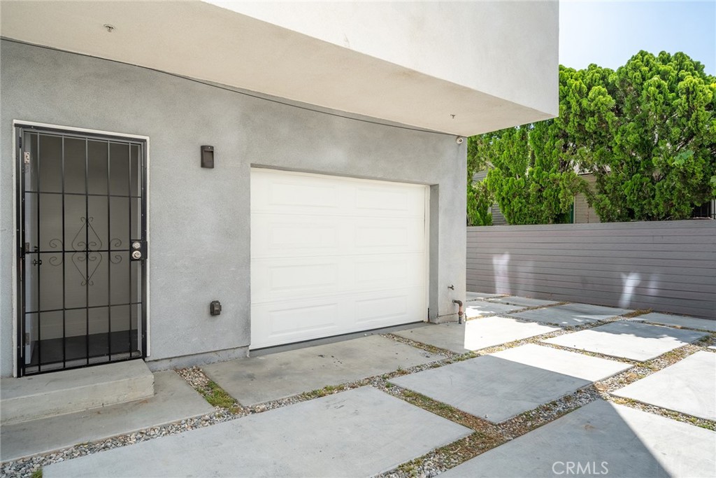4103 S Normandie Avenue Property Photo 19