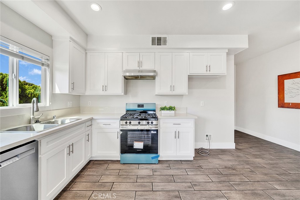 4103 S Normandie Avenue Property Photo 26