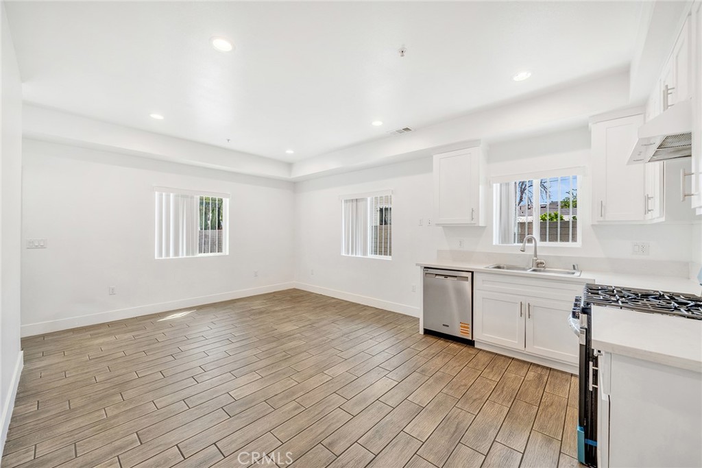 4103 S Normandie Avenue Property Photo 40