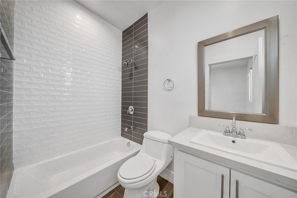 4103 S Normandie Avenue Property Photo 45