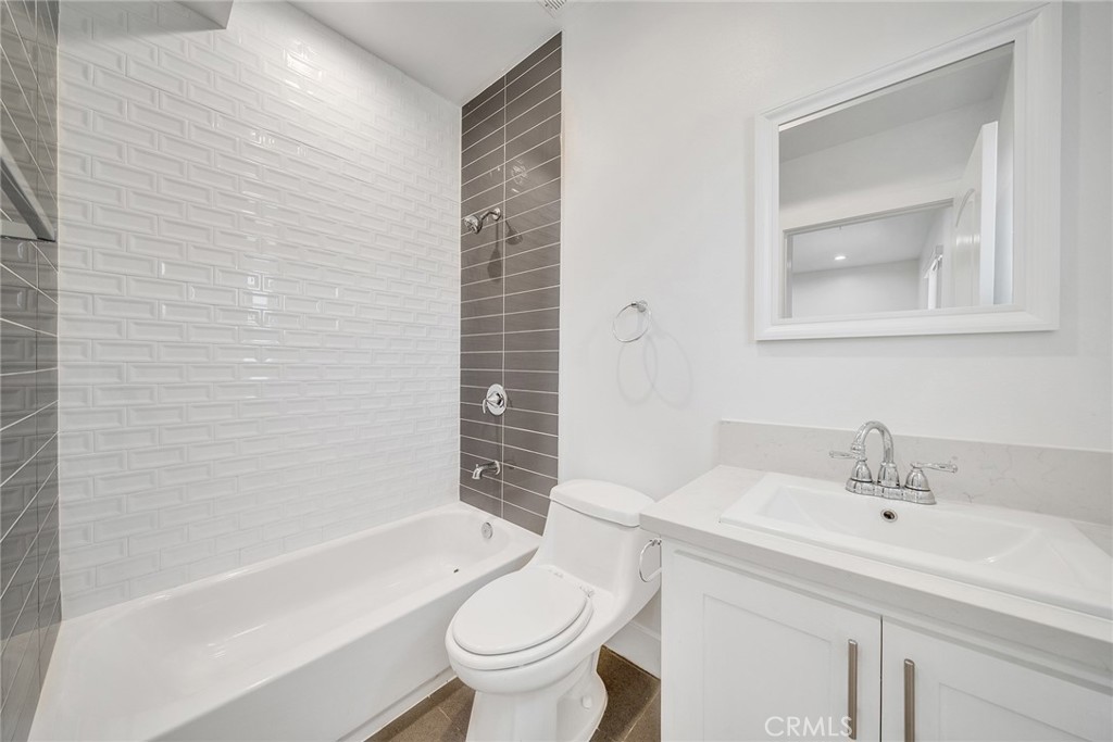4103 S Normandie Avenue Property Photo 55