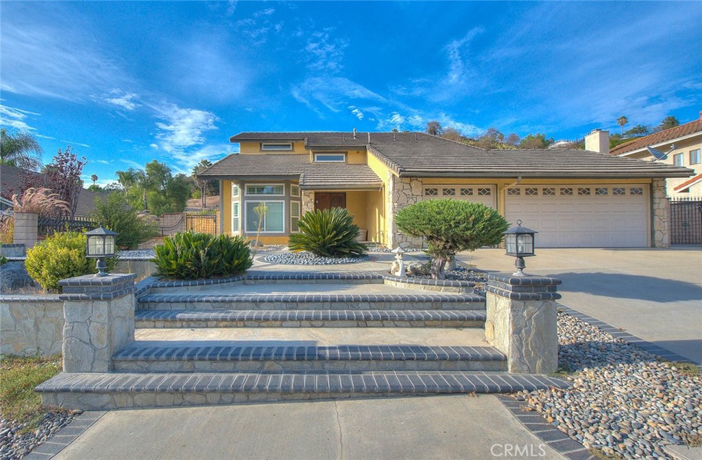20739 E Walnut Canyon Property Photo 1