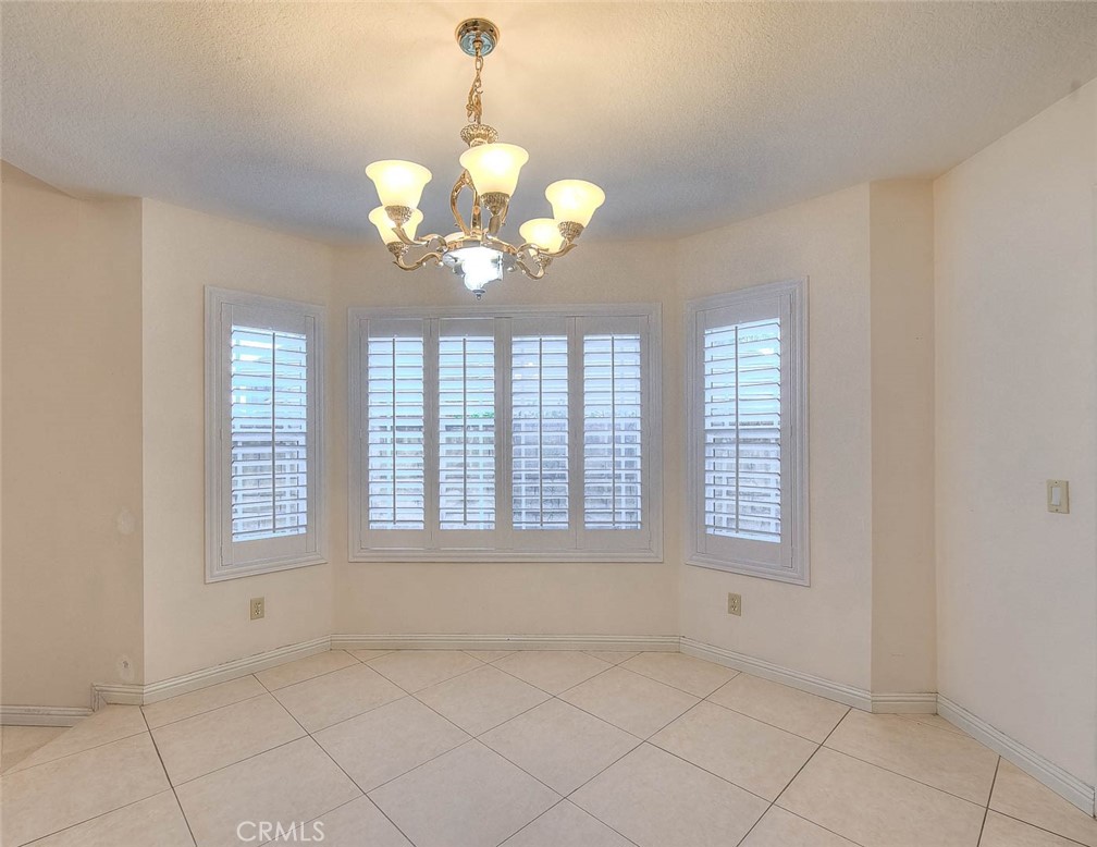 20739 E Walnut Canyon Property Photo 10