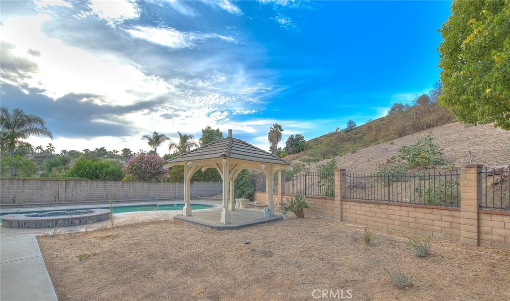 20739 E Walnut Canyon Property Photo 19