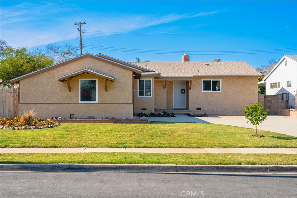 519 Stardust Property Photo 1