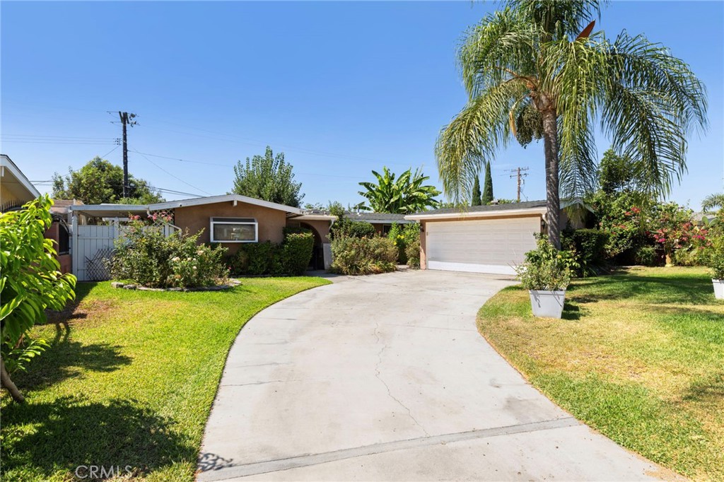 1038 E Walnut Creek Parkway Property Photo 4