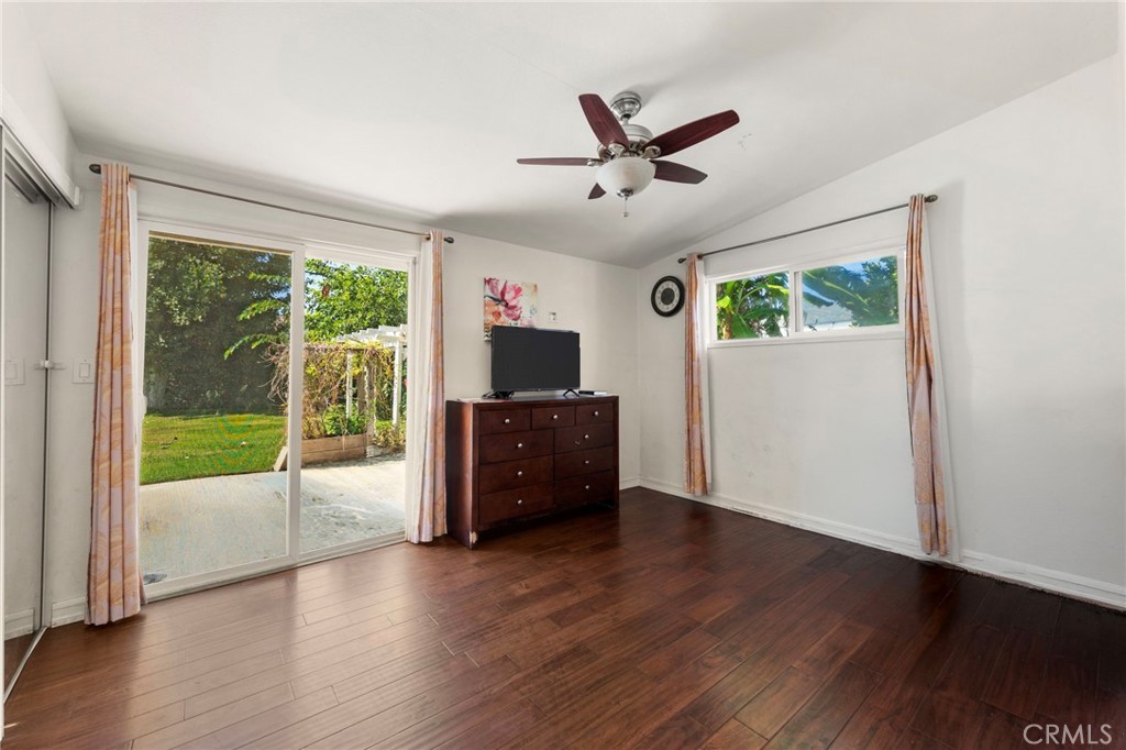 1038 E Walnut Creek Parkway Property Photo 14