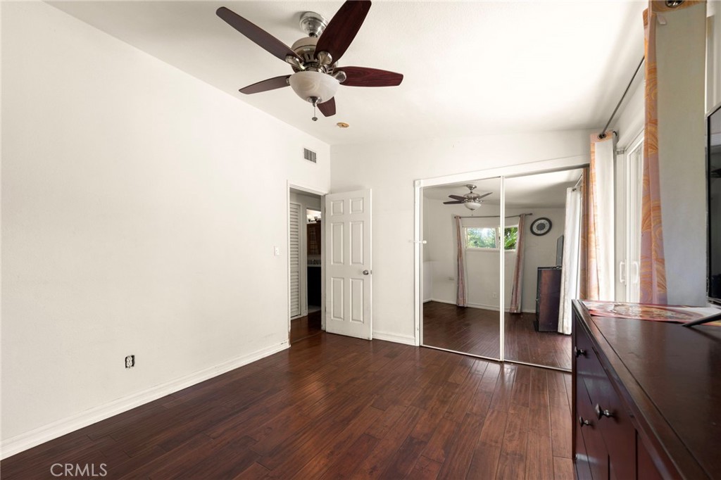 1038 E Walnut Creek Parkway Property Photo 15