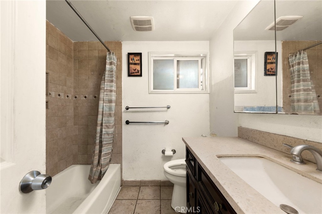 1038 E Walnut Creek Parkway Property Photo 18