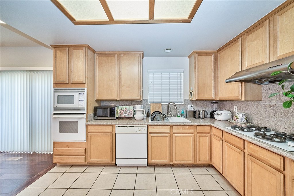 1018 La Cadena Property Photo 16