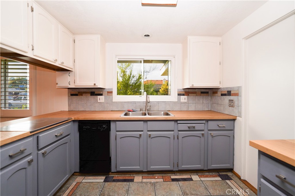 8438 Heston Property Photo 5