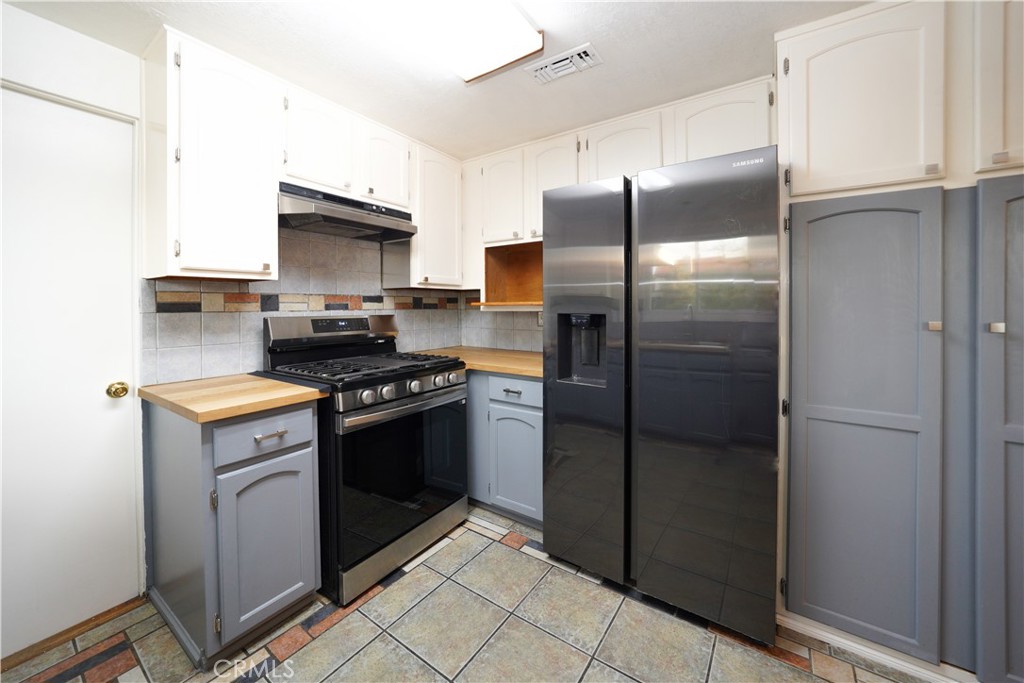 8438 Heston Property Photo 7