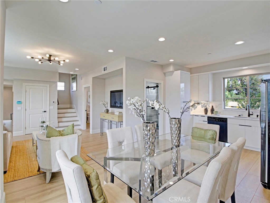 4437 Stewart E Property Photo 5
