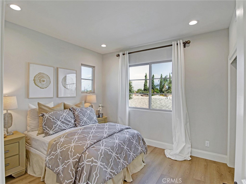 4437 Stewart E Property Photo 6