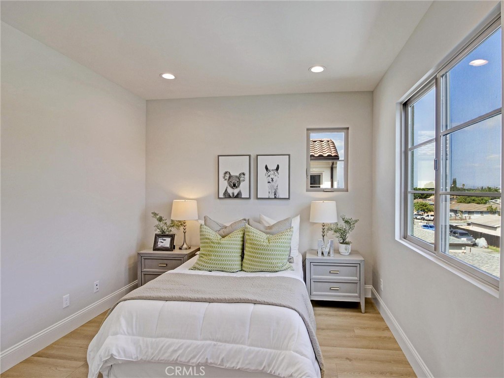 4437 Stewart E Property Photo 7