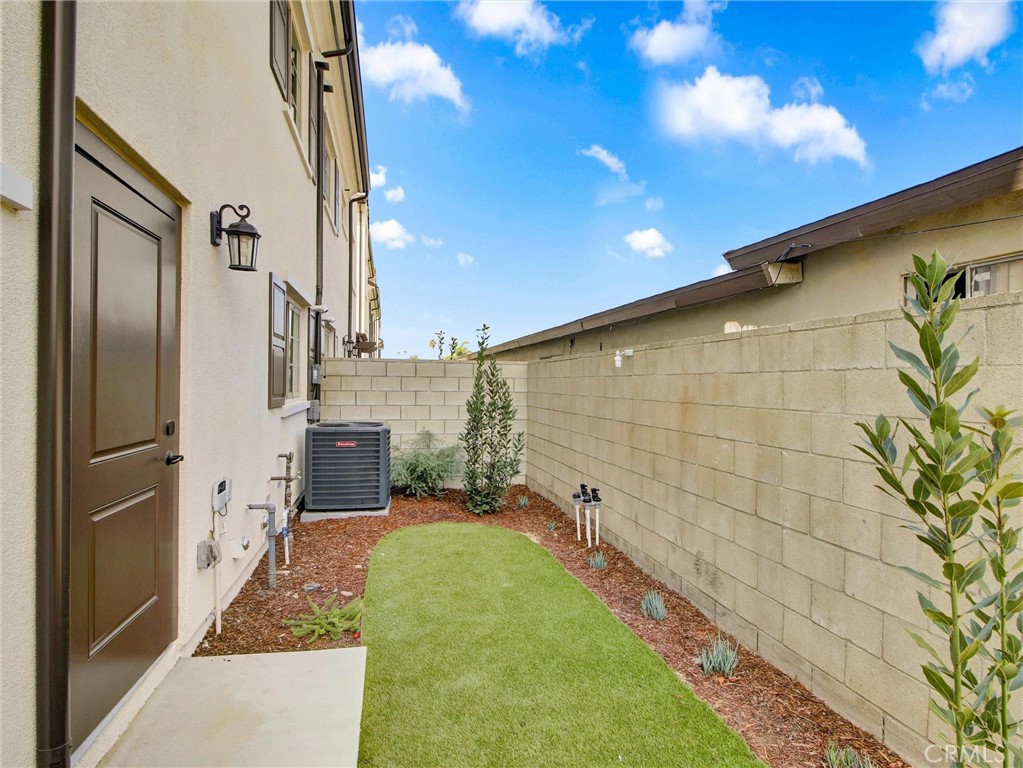 4437 Stewart E Property Photo 9