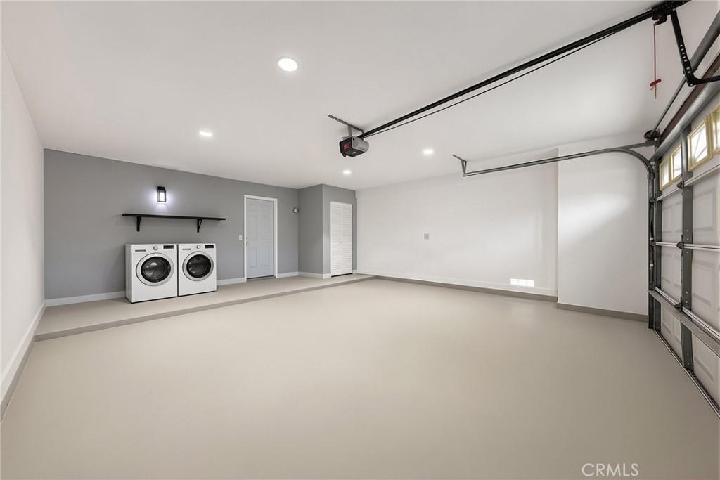 2416 Flora Street Property Photo 29