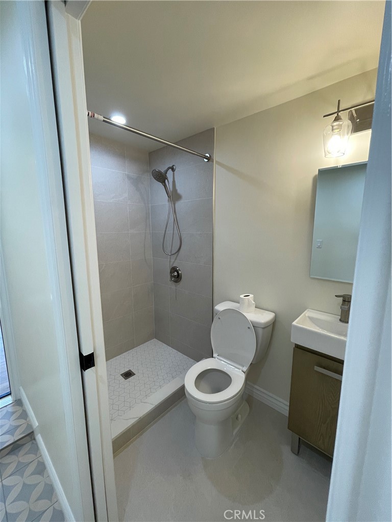 1127 N Verdugo A Property Photo 4