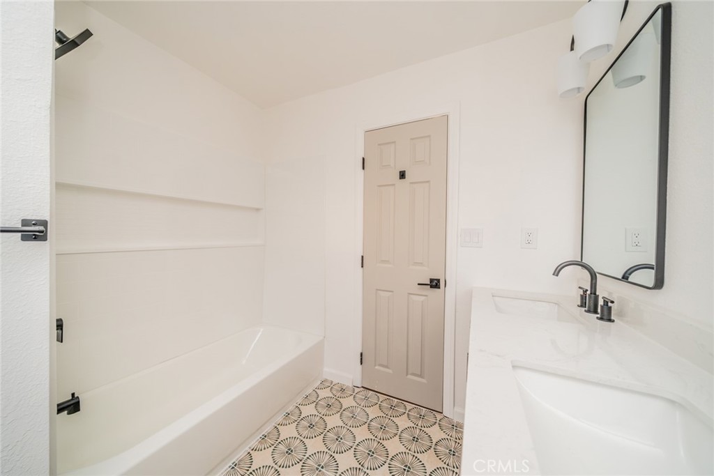 25513 Byron Property Photo 15