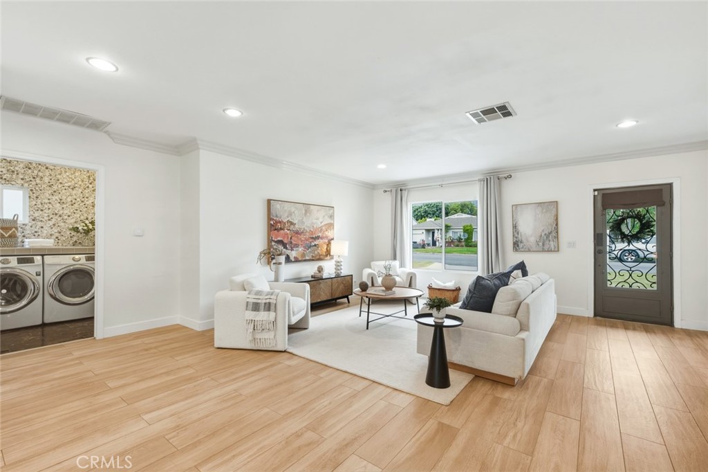 218 E Haven Property Photo 10