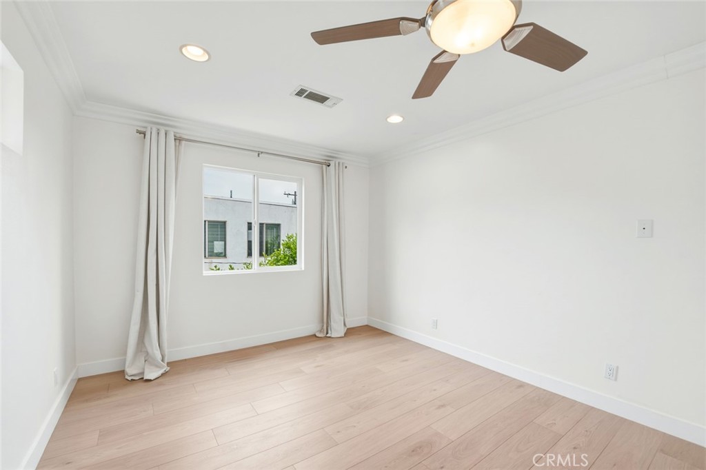 218 E Haven Property Photo 30