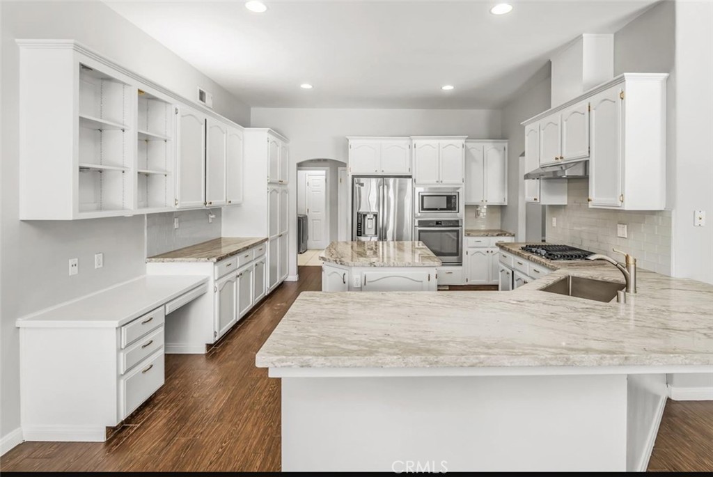 10918 Rosslyn Lane Property Photo 7