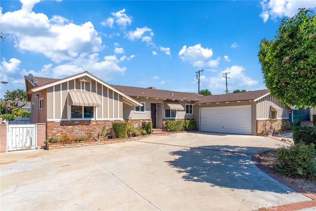 614 S Acacia Property Photo 1