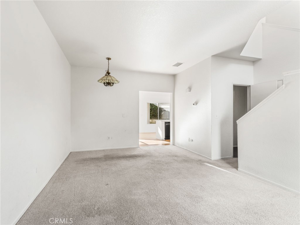 194 Greenmoor Property Photo 3
