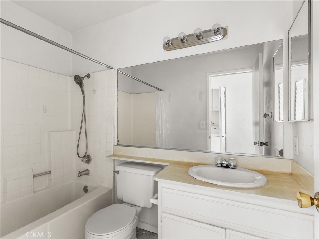 194 Greenmoor Property Photo 28
