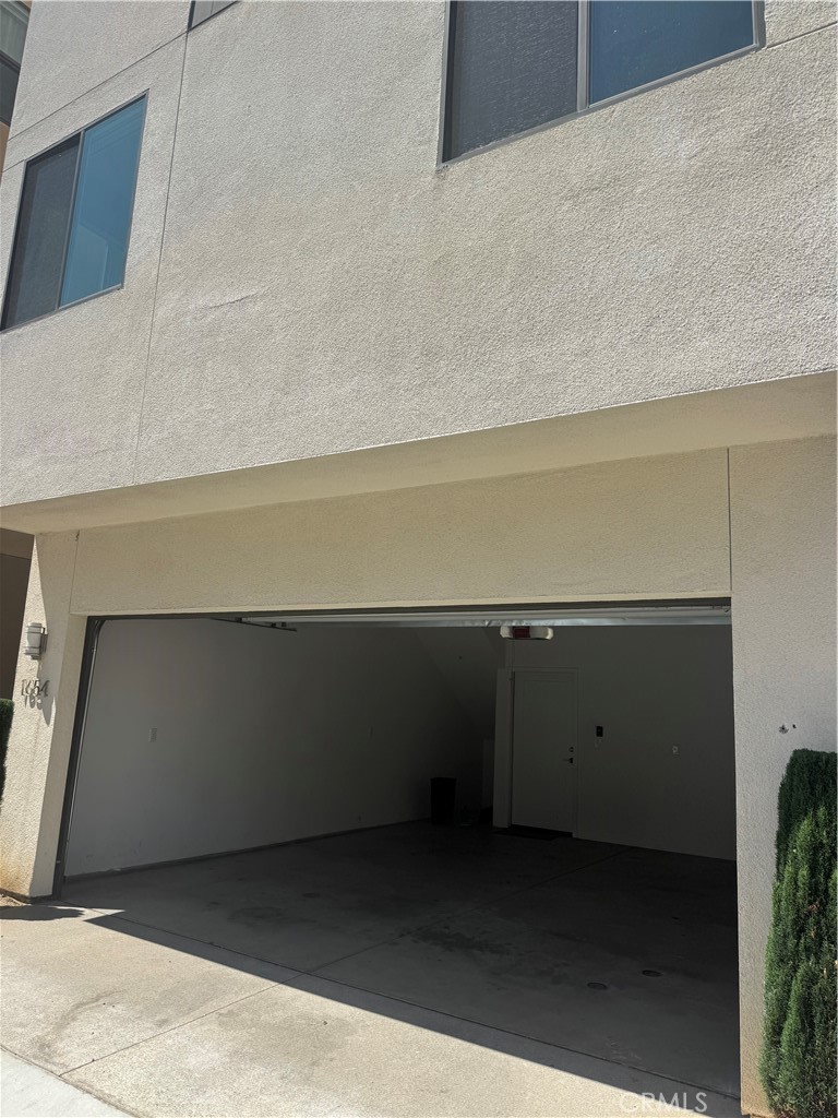 1654 Pomona Property Photo 5