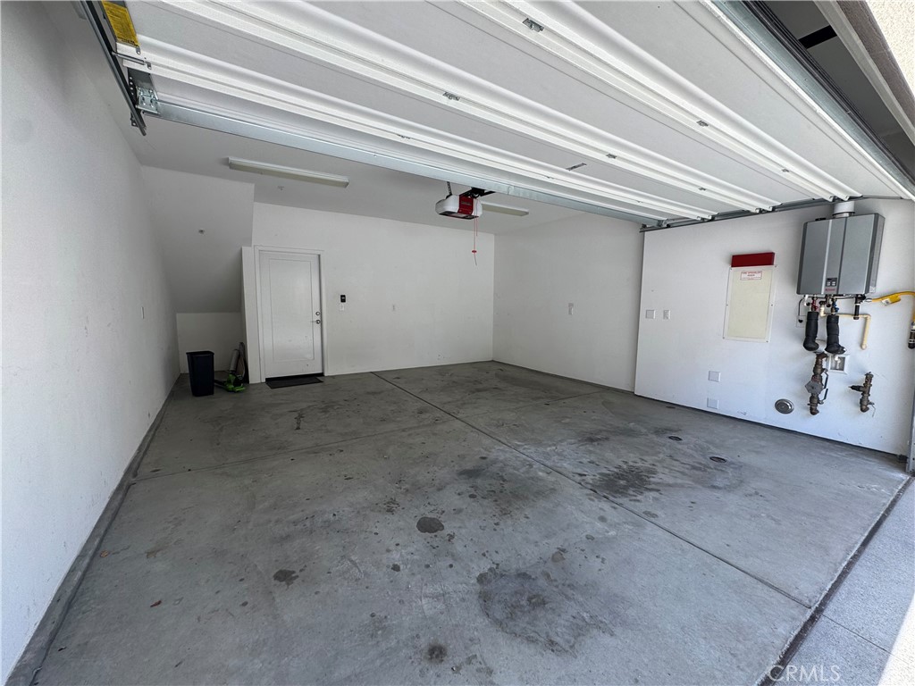 1654 Pomona Property Photo 6