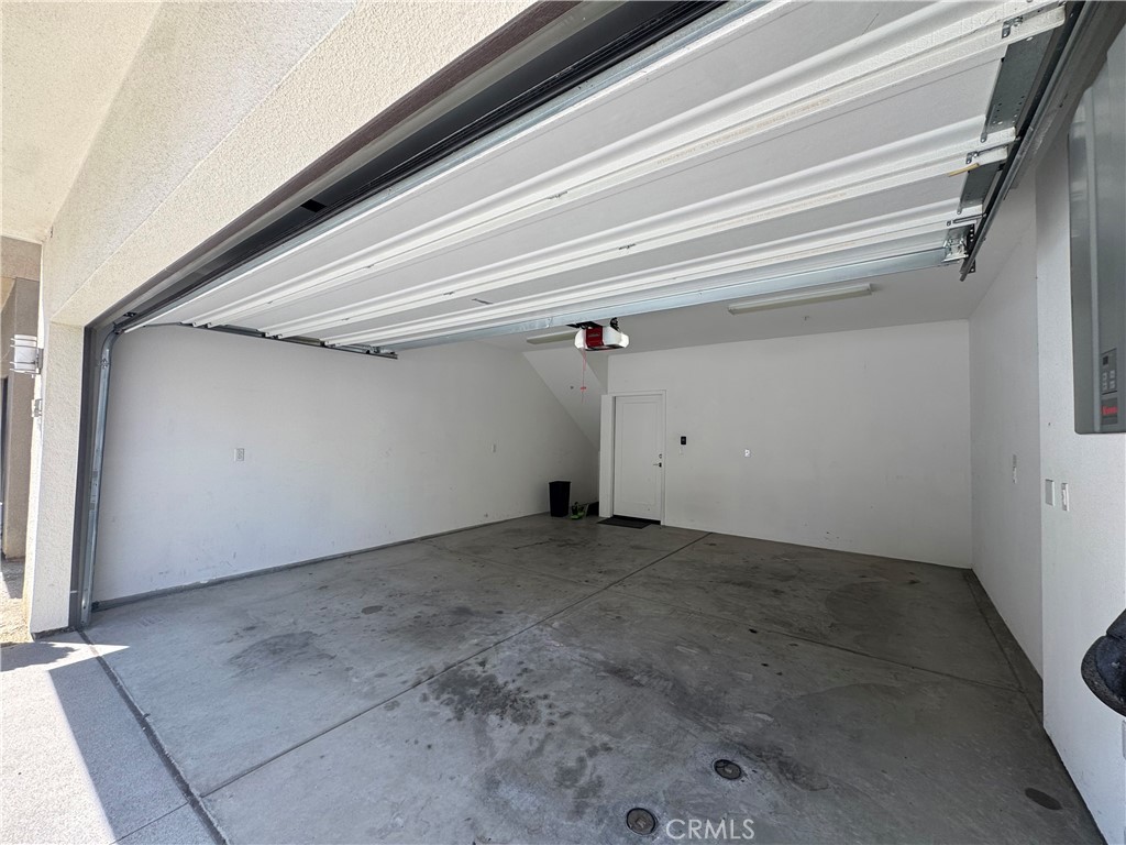 1654 Pomona Property Photo 7