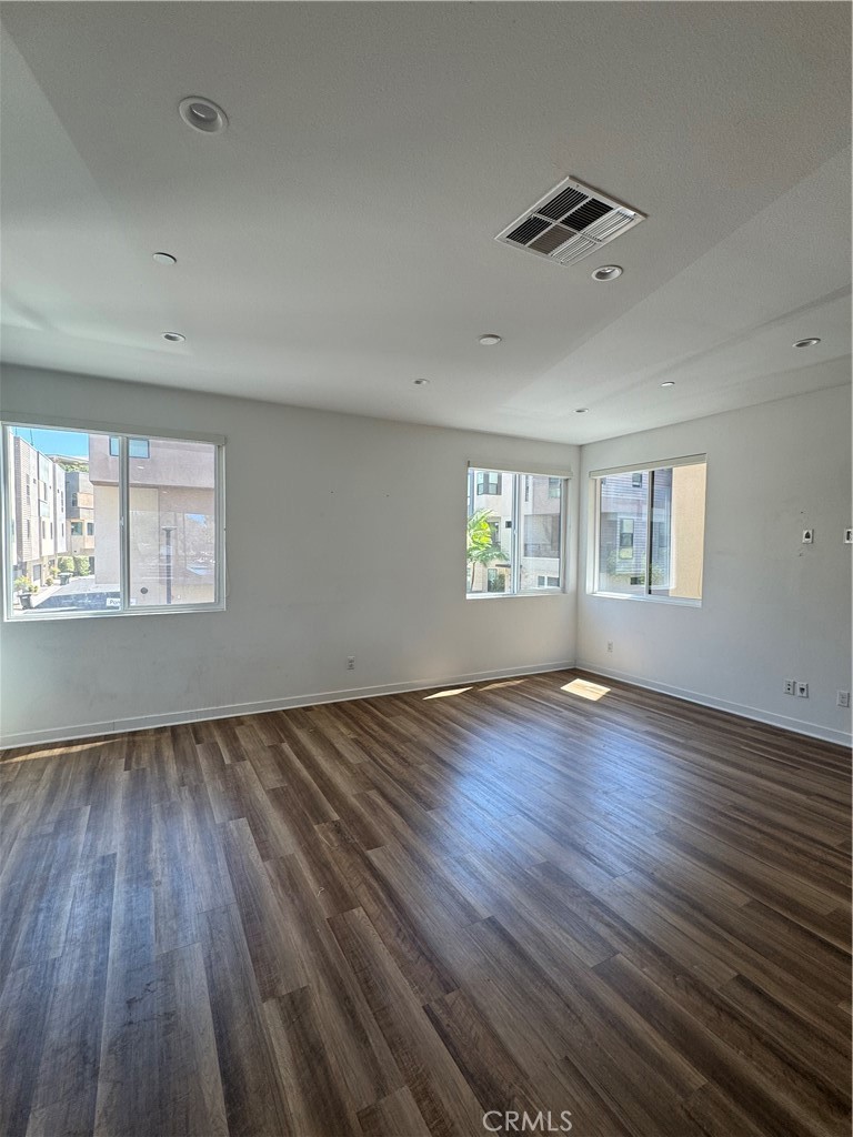 1654 Pomona Property Photo 15