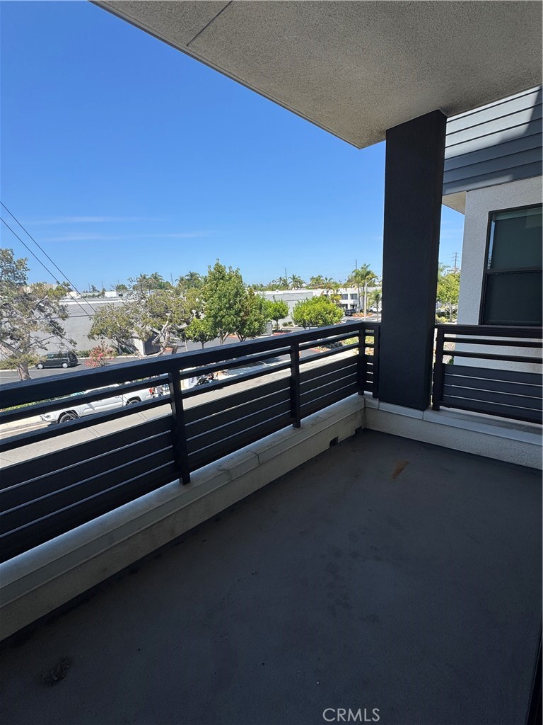 1654 Pomona Property Photo 19