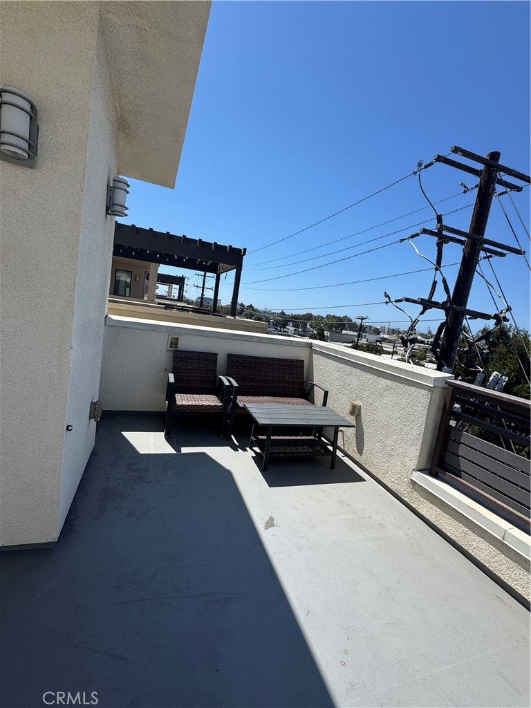 1654 Pomona Property Photo 30