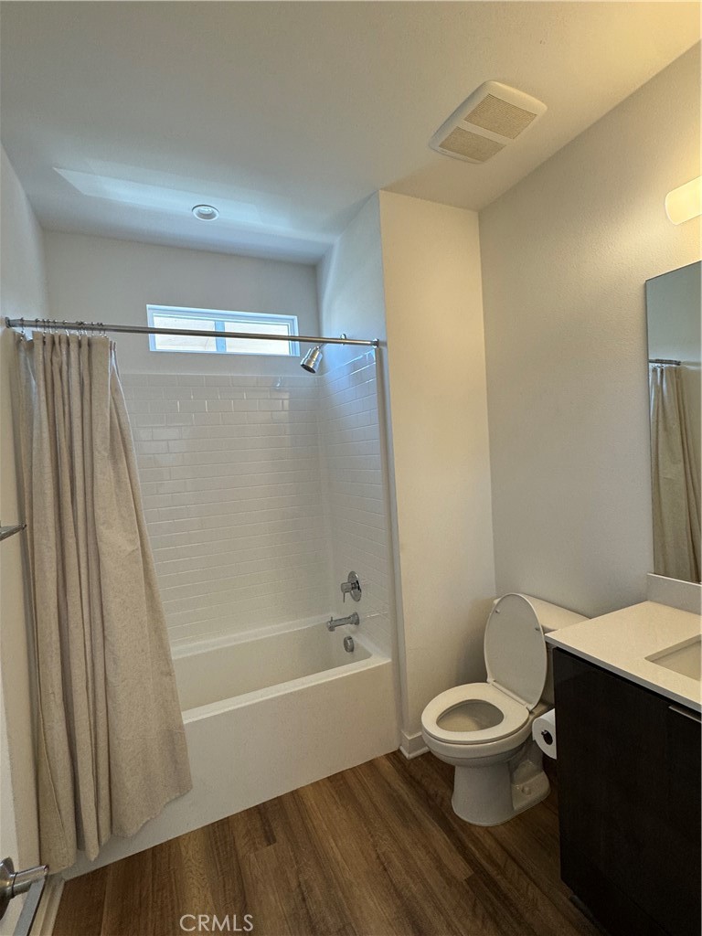1654 Pomona Property Photo 36
