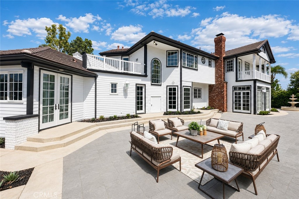 4 Summit Property Photo 3