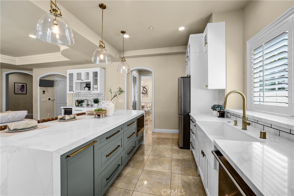 2801 Holly Property Photo 8