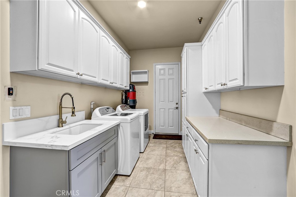 2801 Holly Property Photo 23