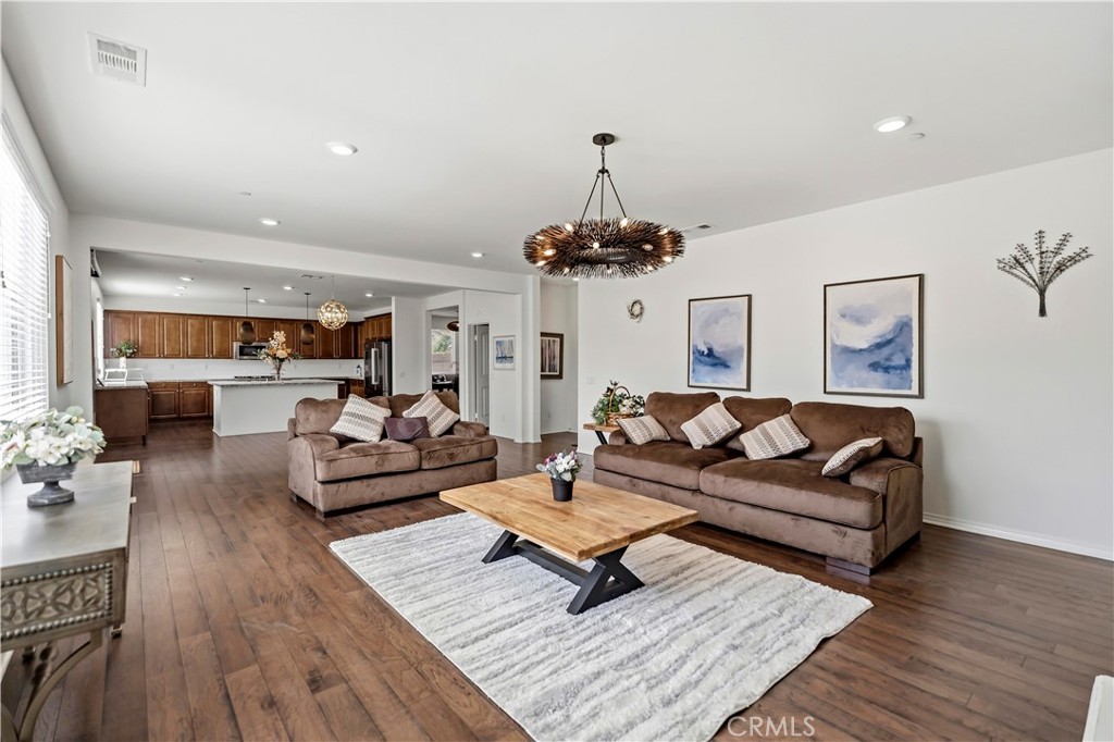 6882 Keyway Court Property Photo 4