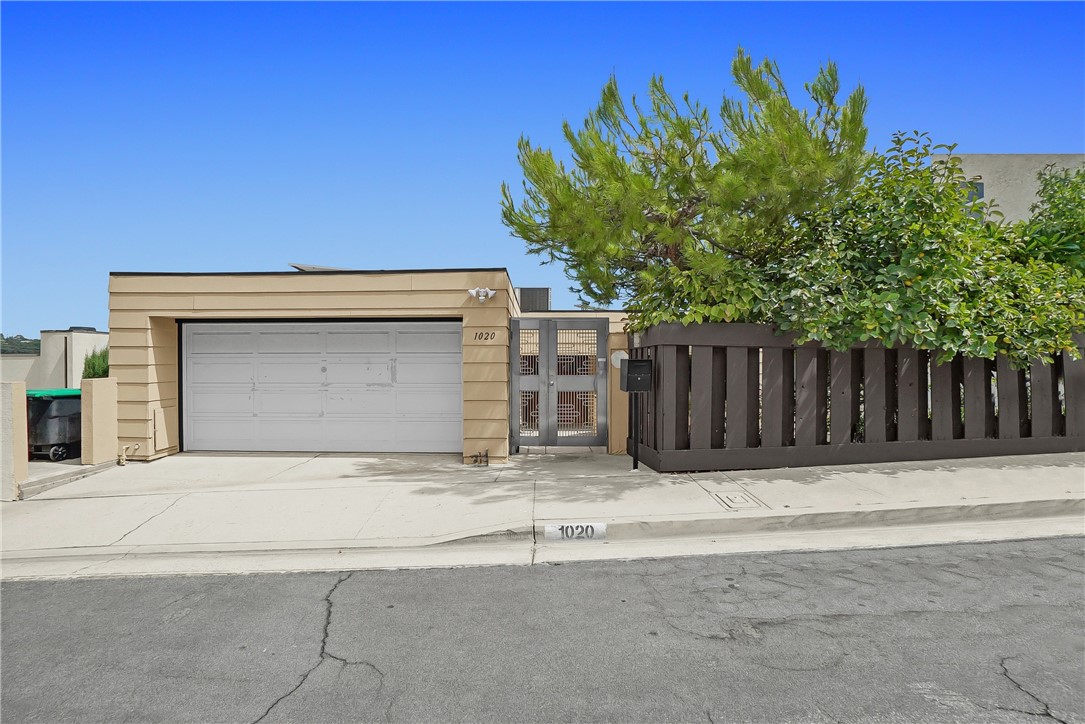 1020 De La Fuente Street Property Photo 1