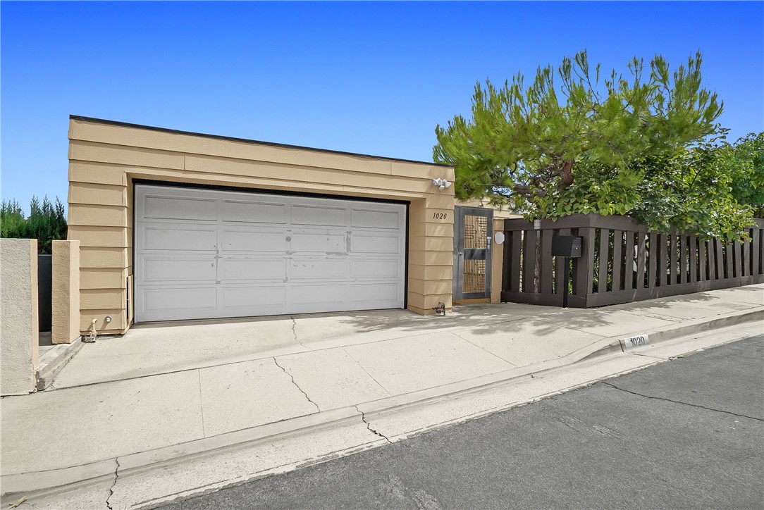 1020 De La Fuente Street Property Photo 2