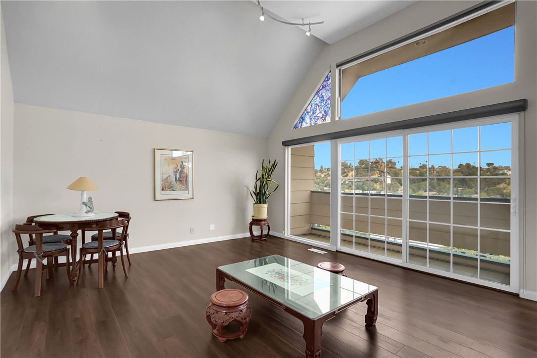 1020 De La Fuente Street Property Photo 5