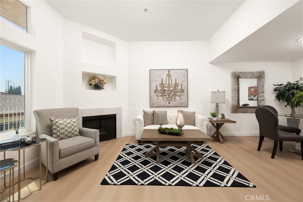 216 S Marengo G Property Photo 7