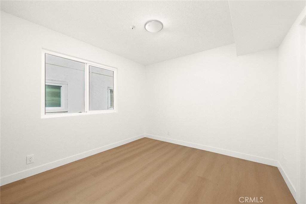 216 S Marengo G Property Photo 13