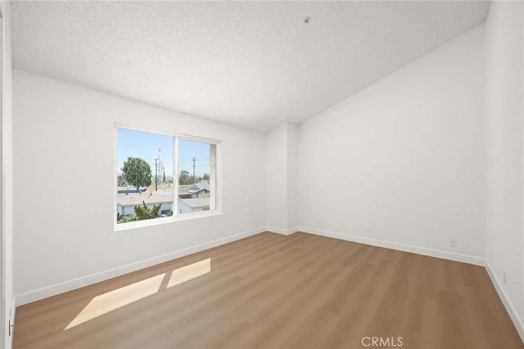216 S Marengo G Property Photo 22