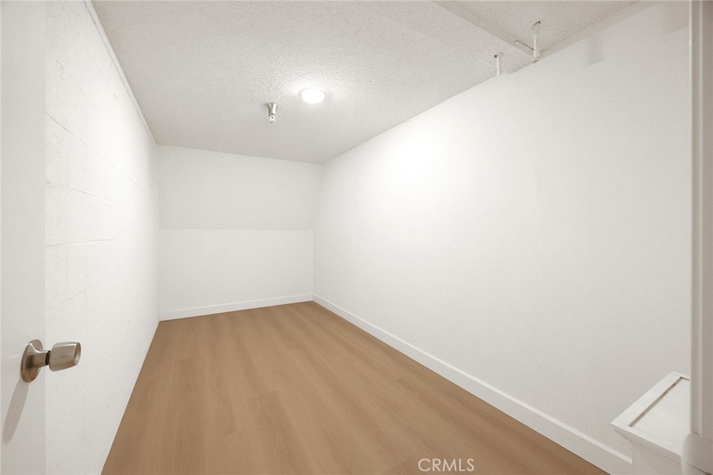 216 S Marengo G Property Photo 26