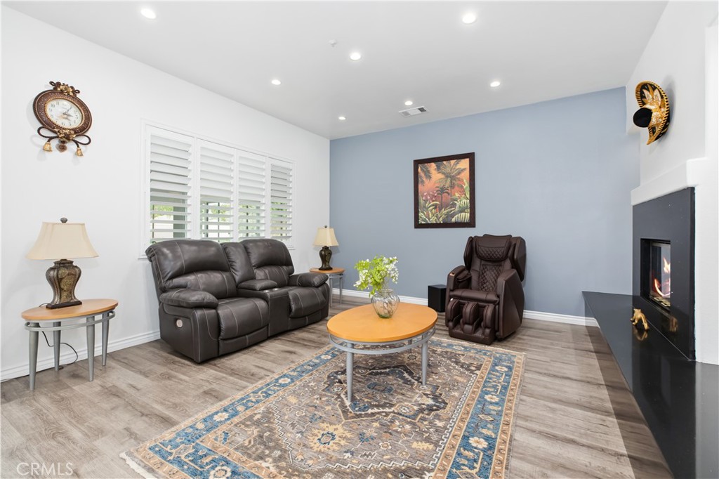 13482 Redwood Property Photo 3